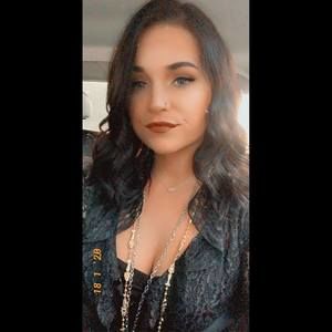 Meet your Posher, Caitlin